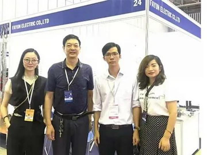 Hotspot Matrix và Áo Cổ Yếm: Tạo Ra Nội Dung Video Ngắn Hấp Dẫn_cách làm video lan truyền